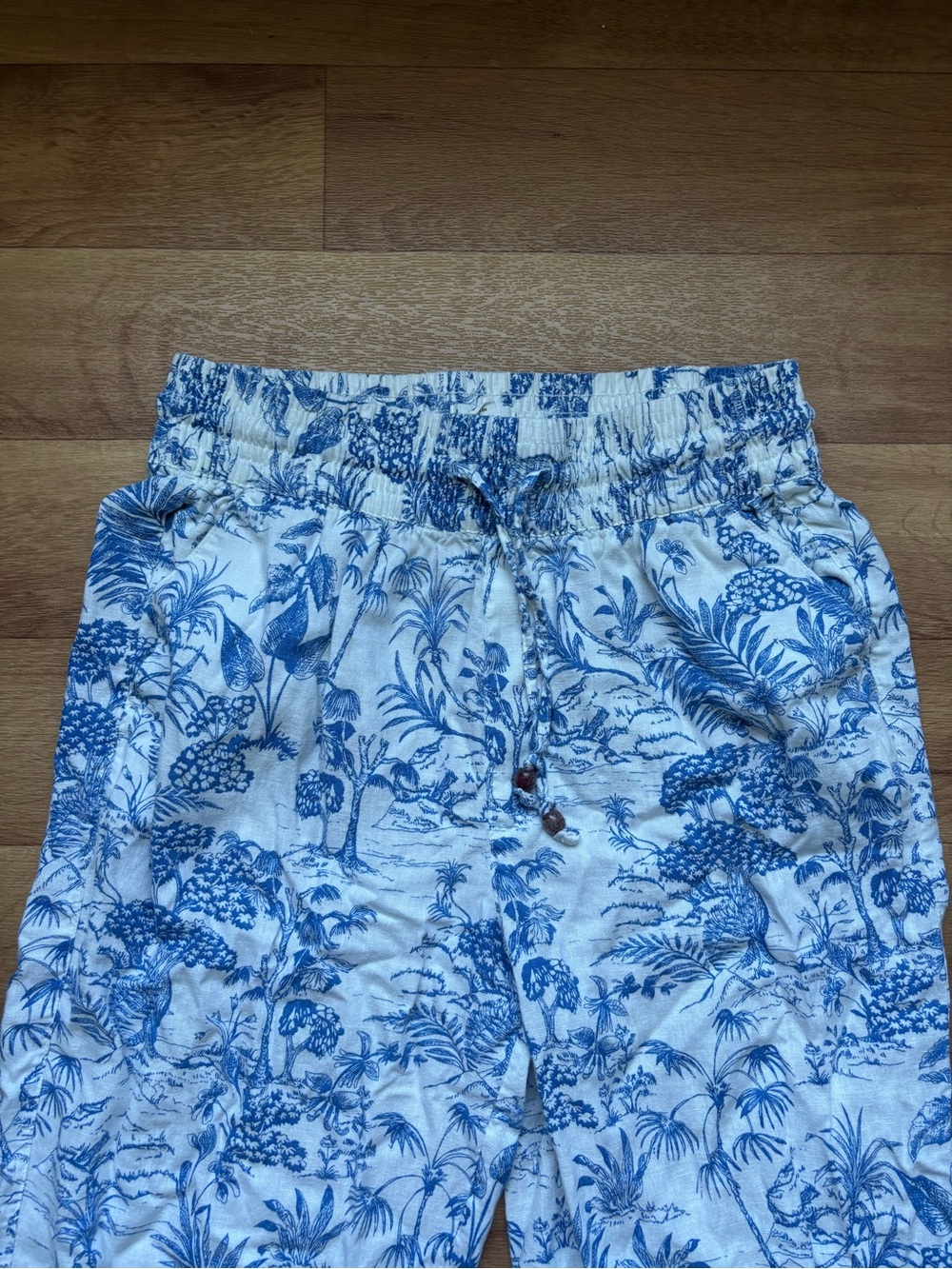 Nicole Miller White & Blue Floral Ankle Joggers - Picture 6 of 13